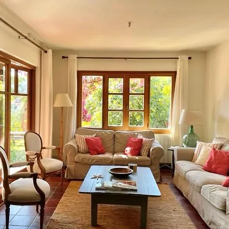 Casa Buganvilla, Comillas, Cantabria Holiday home *